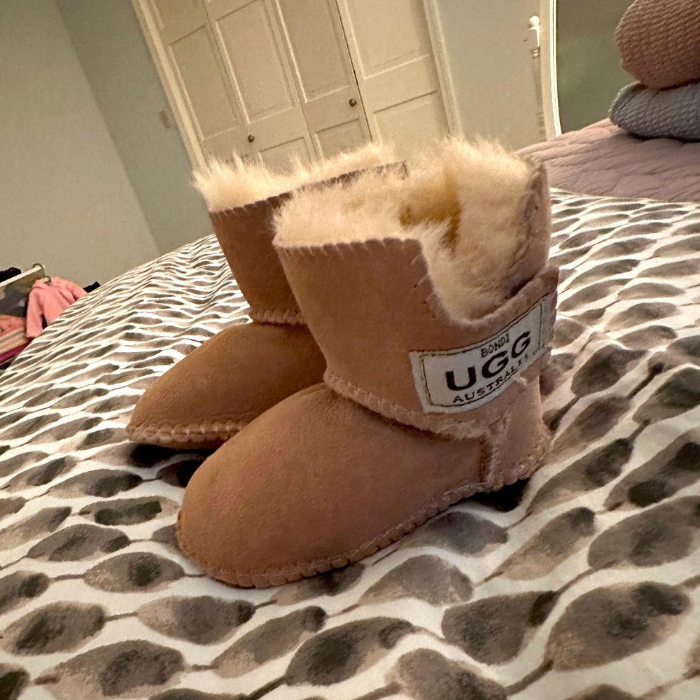 Ugh Erin Baby Bootie Size Small